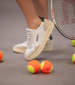 New Baskets Medalist Low En Daim Et Cuir Blanc Et Mount Femme Baskets