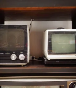 New Bougie #1 The Tv Basement 190G Bougies Parfumées