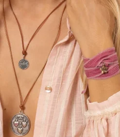 Bracelet En Soie A Nouer Et Charm Frangipani Flower En Bronze Femme Bracelets